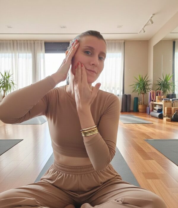 exercices yoga du visage